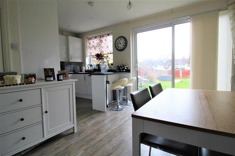 84 Sunnymede Avenue, Epsom, KT19 9TJ