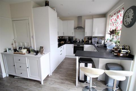 84 Sunnymede Avenue, Epsom, KT19 9TJ