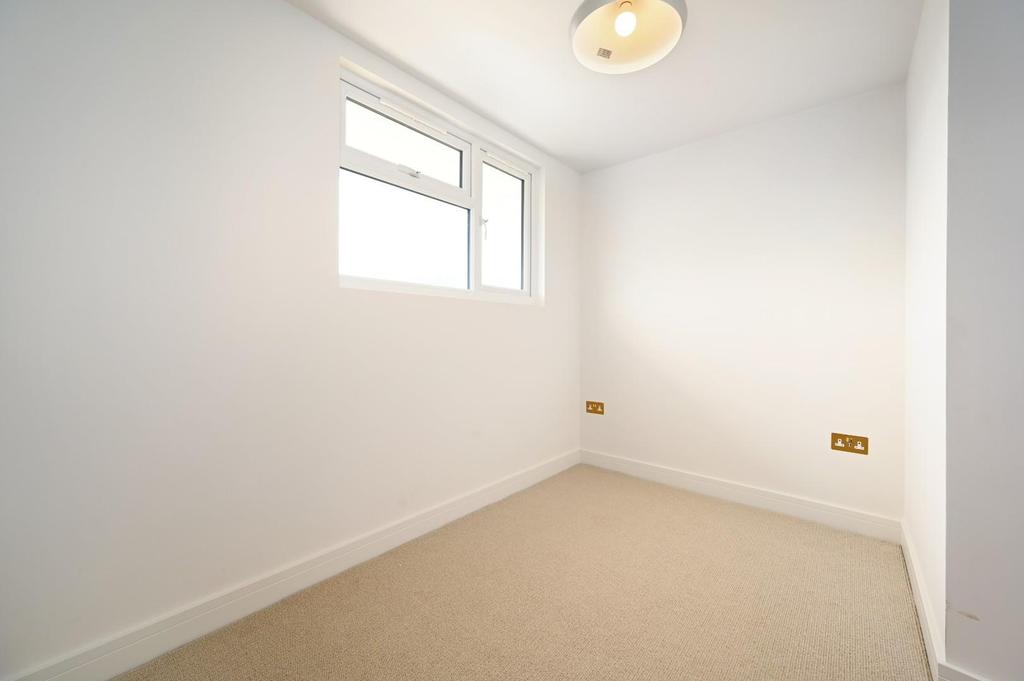 21b Holmes Avenue bn3 (10).jpg