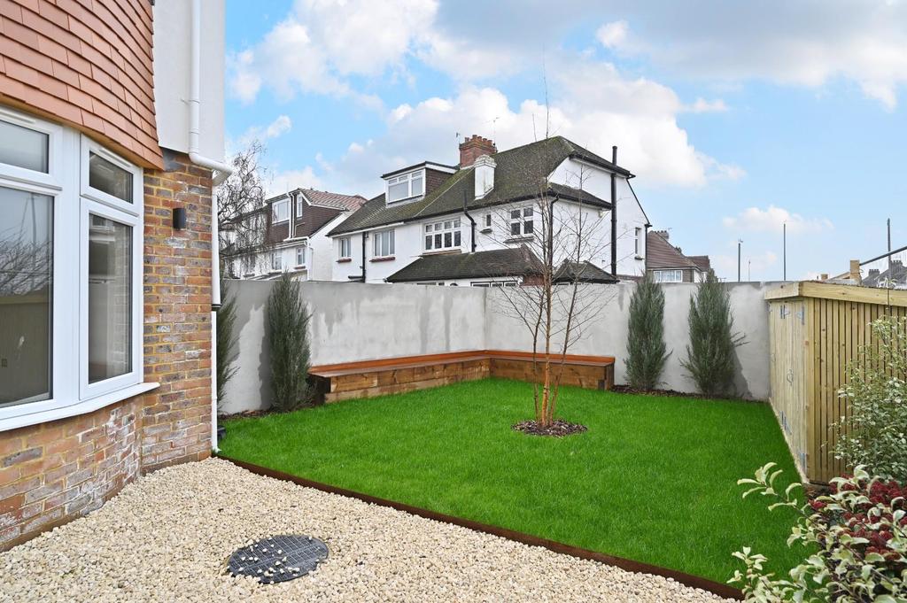 21b Holmes Avenue bn3 (11).jpg