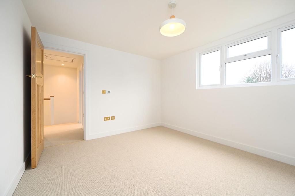 21b Holmes Avenue bn3 (16).jpg