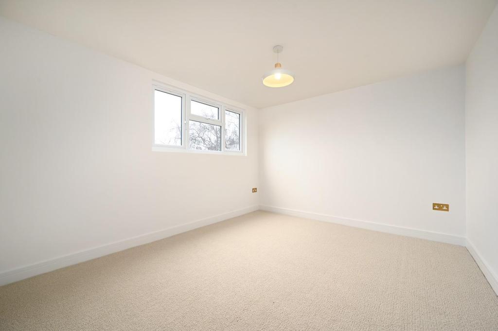 21b Holmes Avenue bn3 (21).jpg