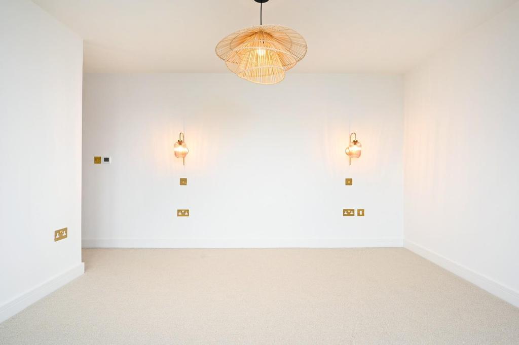 21b Holmes Avenue bn3 (25).jpg