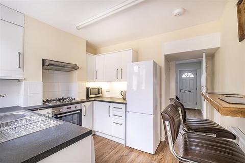 22 Beaconsfield Place, Epsom, KT17 4BD