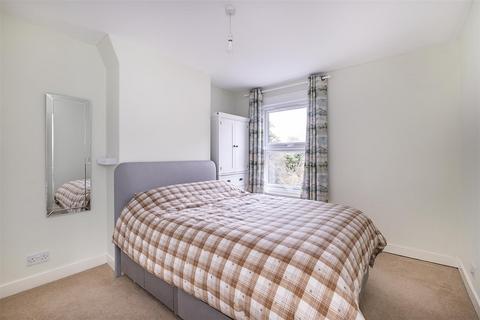 22 Beaconsfield Place, Epsom, KT17 4BD