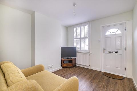 22 Beaconsfield Place, Epsom, KT17 4BD