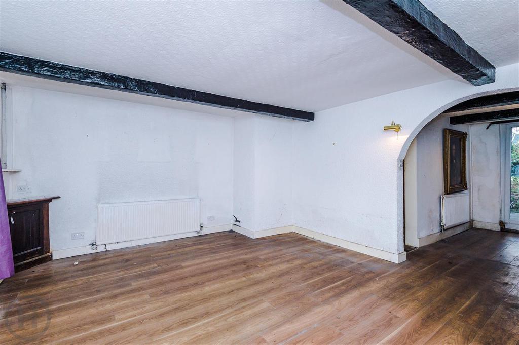 Hough Lane, Tyldesley, Manchester 3 bed end of terrace house £110,000