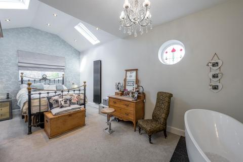 147 Barrs Road, Cradley Heath, B64 7EZ