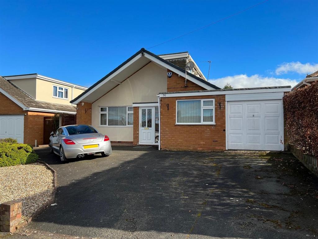 Hungerford Road, Stourbridge, DY8 3AB 4 bed detached bungalow £425,000