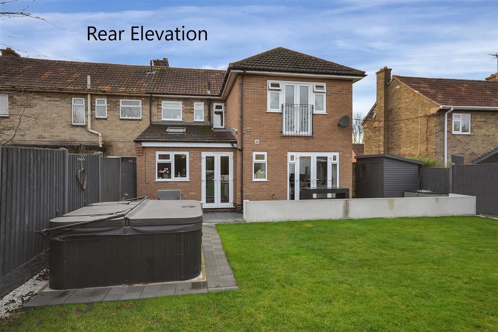 Henson Lane, Radcliffe on Trent, Nottingham 3 bed semidetached house
