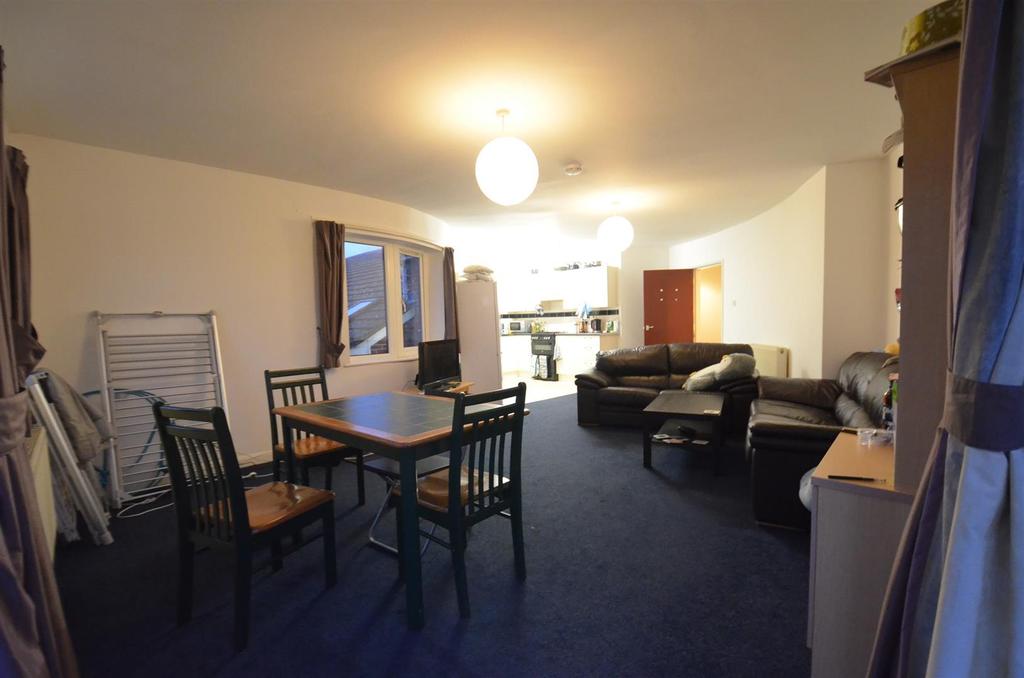St. Stephens Court, Selly Oak... 4 bed apartment £1,607 pcm (£371 pw)