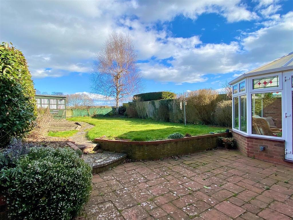 Gerard Road, Alcester 4 bed detached house £465,000