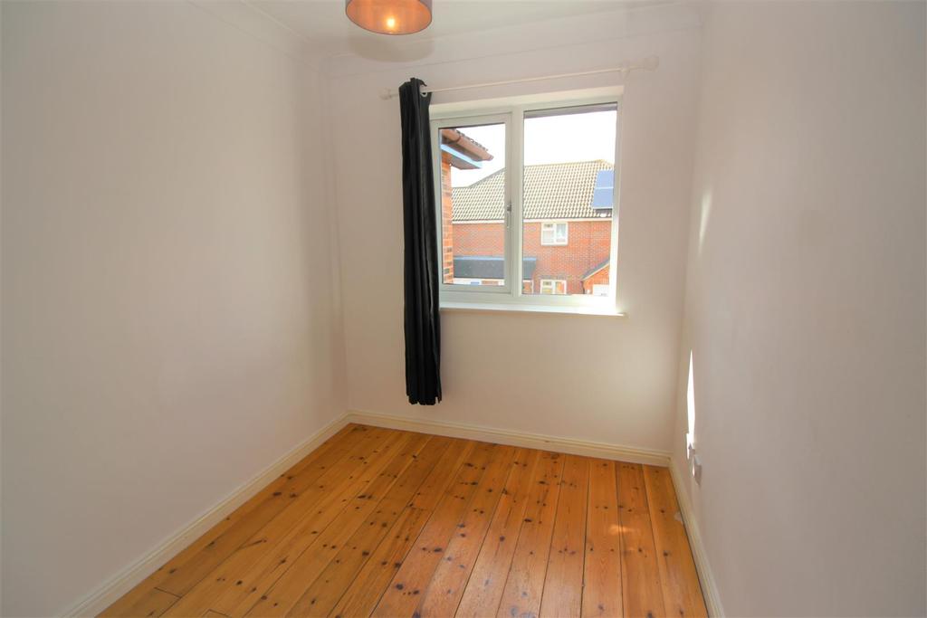 Bedroom 2.JPG