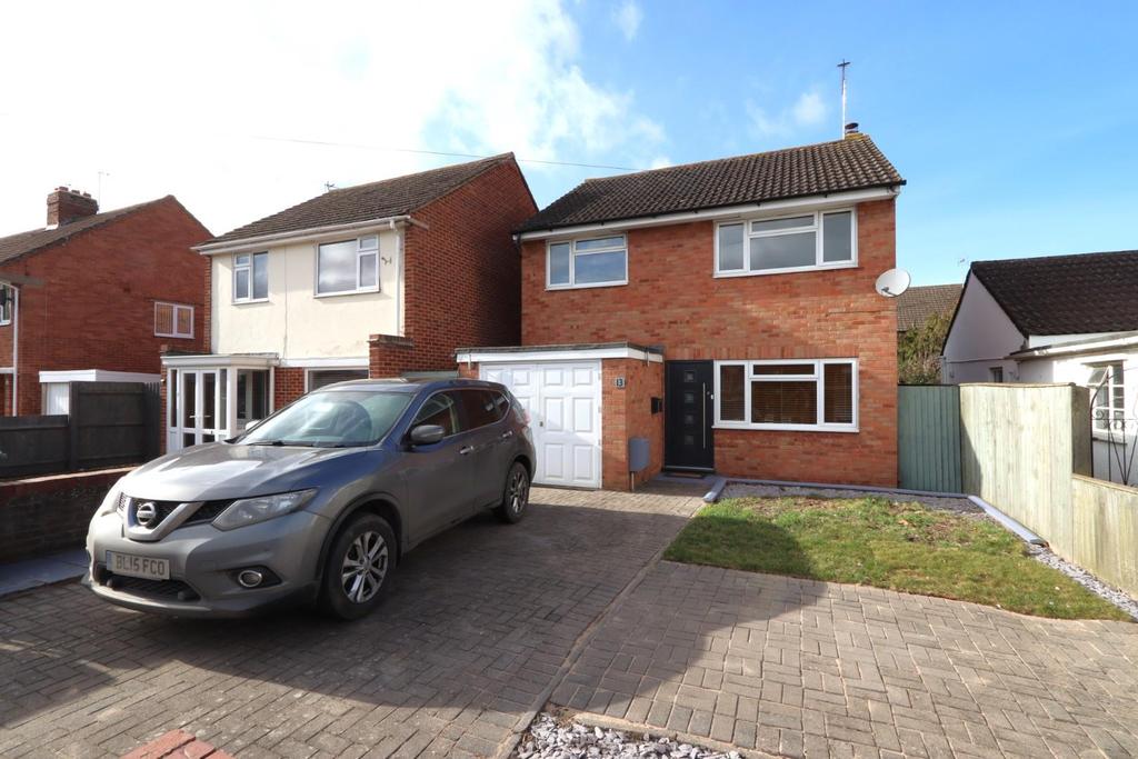 Westfield Road, Brockworth, Gloucester 3 bed detached house £1,000