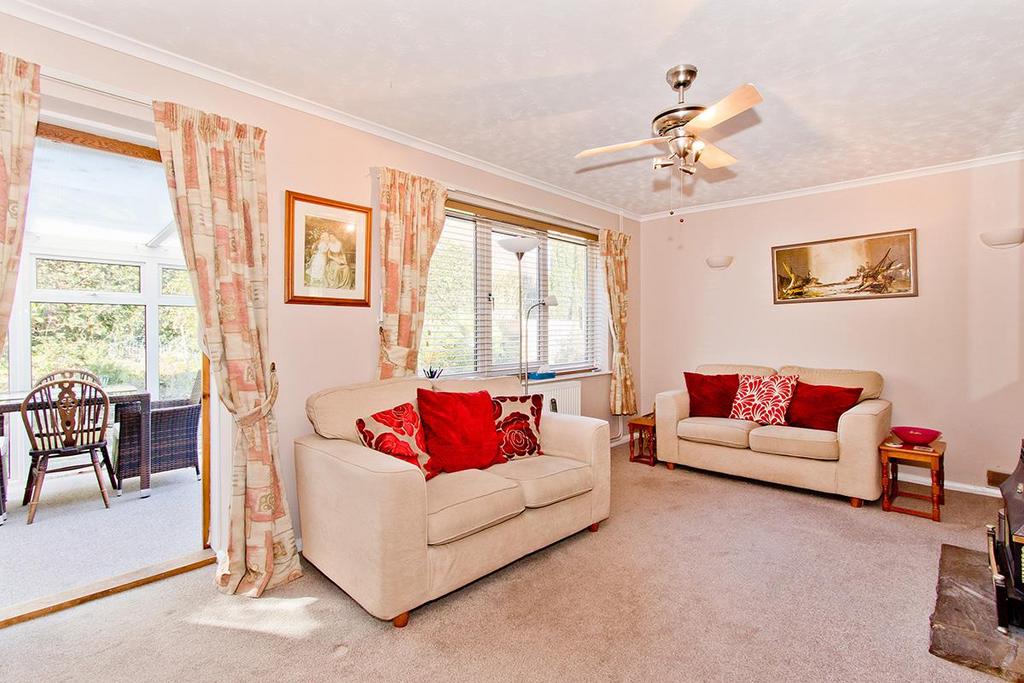 Medway, Crowborough 2 bed detached bungalow £410,000
