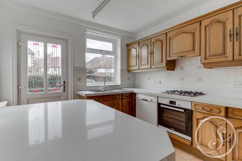 318 Harrogate Road, Leeds, LS17 6LY