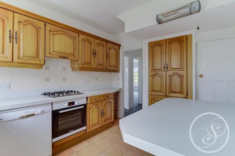 318 Harrogate Road, Leeds, LS17 6LY