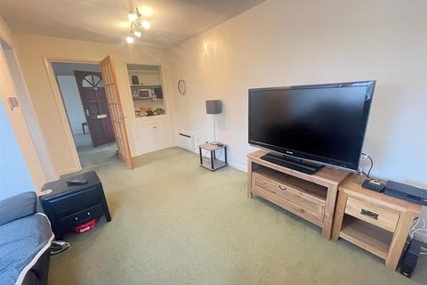 1 bedroom apartment for sale - St. Martins Drive, Walton-On-Thames