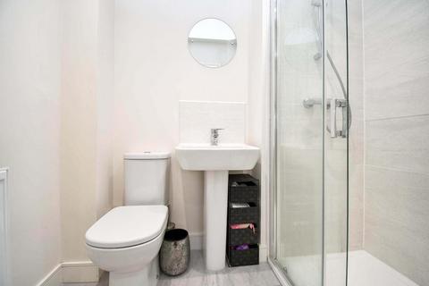 60 Brompton Drive, Bradford, BD10 0DQ