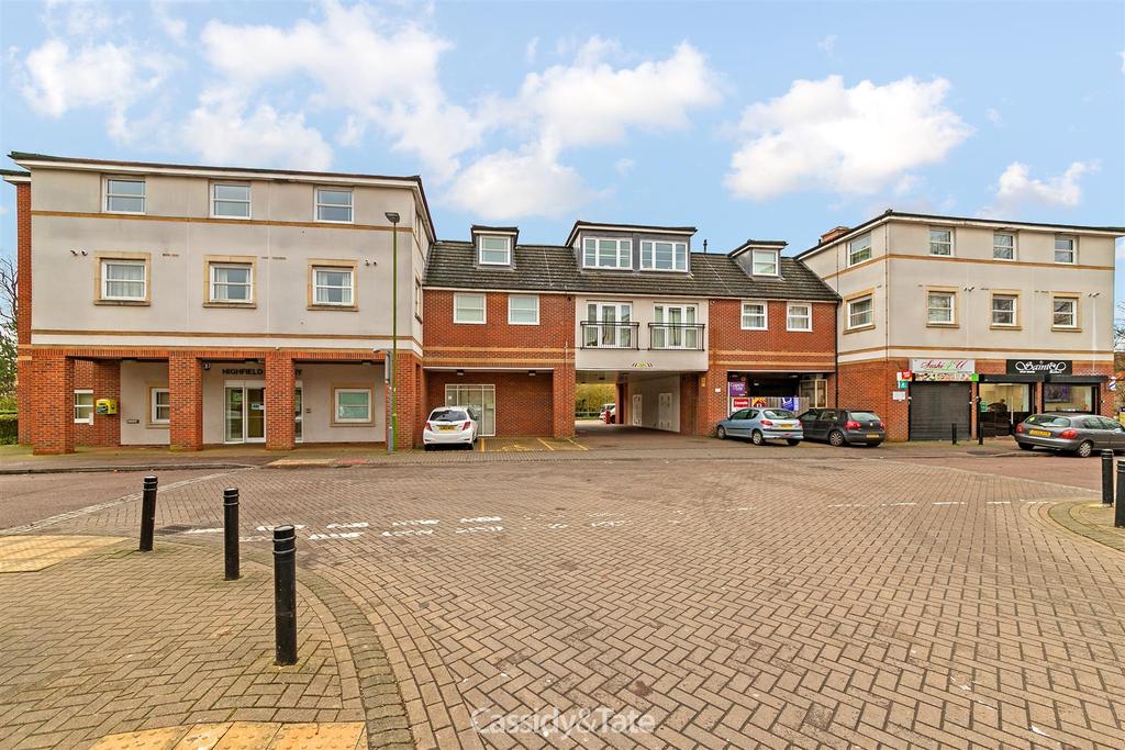 Russet Drive, St Albans 2 bed flat £1,400 pcm (£323 pw)