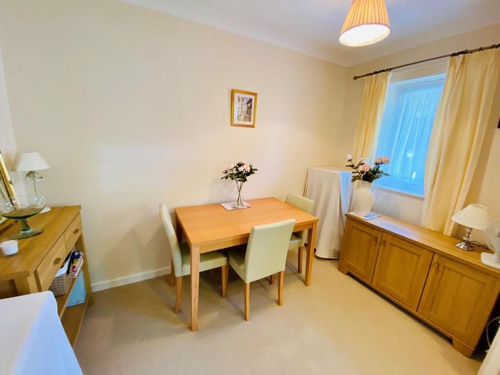Dining Area.jpg