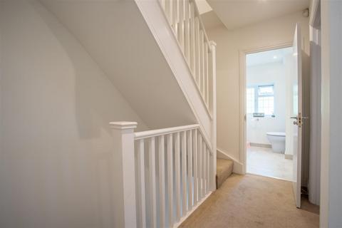 10 Bridge Hill, Epping, CM16 4ER
