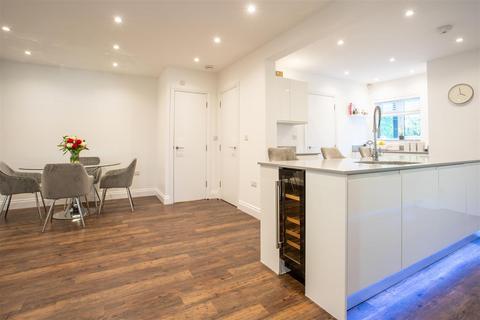 10 Bridge Hill, Epping, CM16 4ER