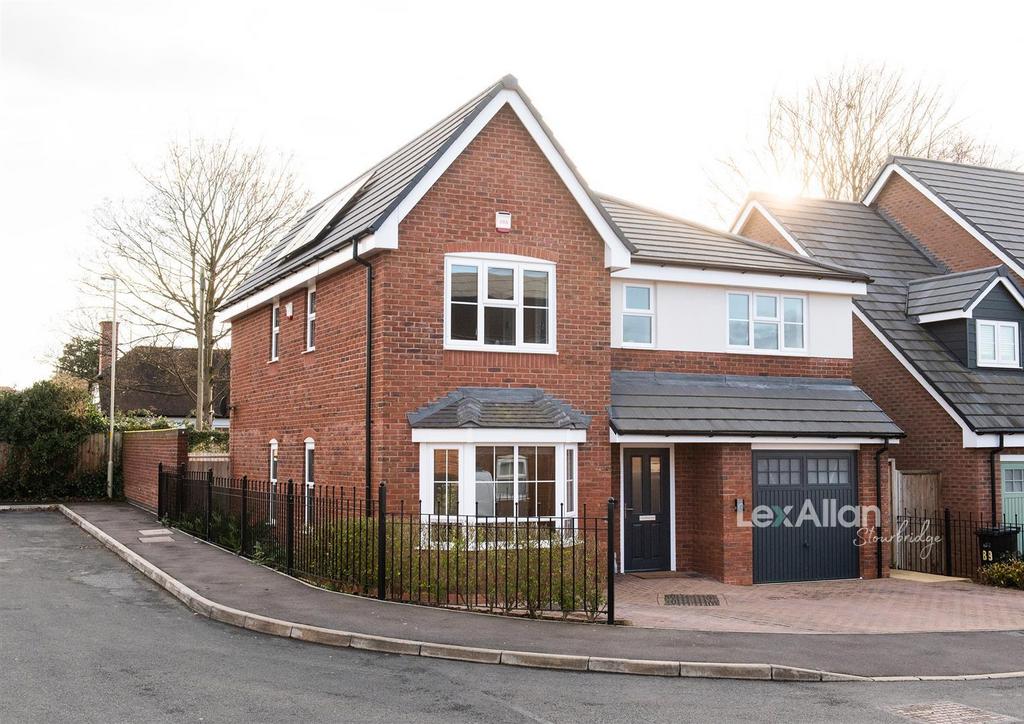 Mere Road, Stourbridge 4 bed detached house £550,000