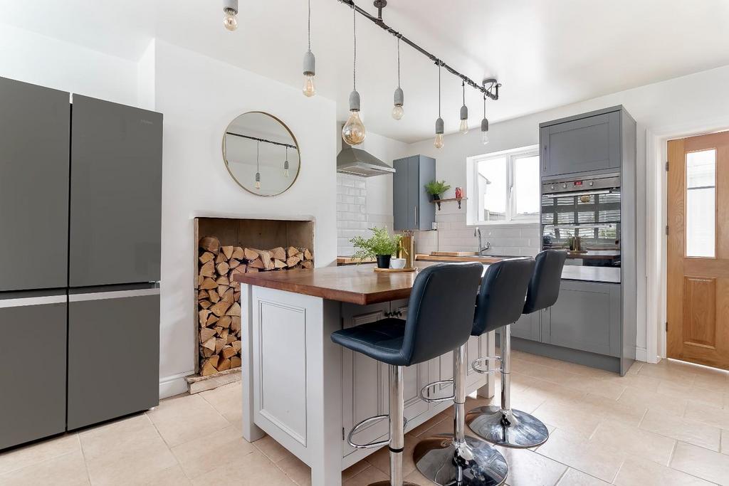 Grosvenor Gardens, Huby, Leeds 3 bed semidetached house for sale £475,000