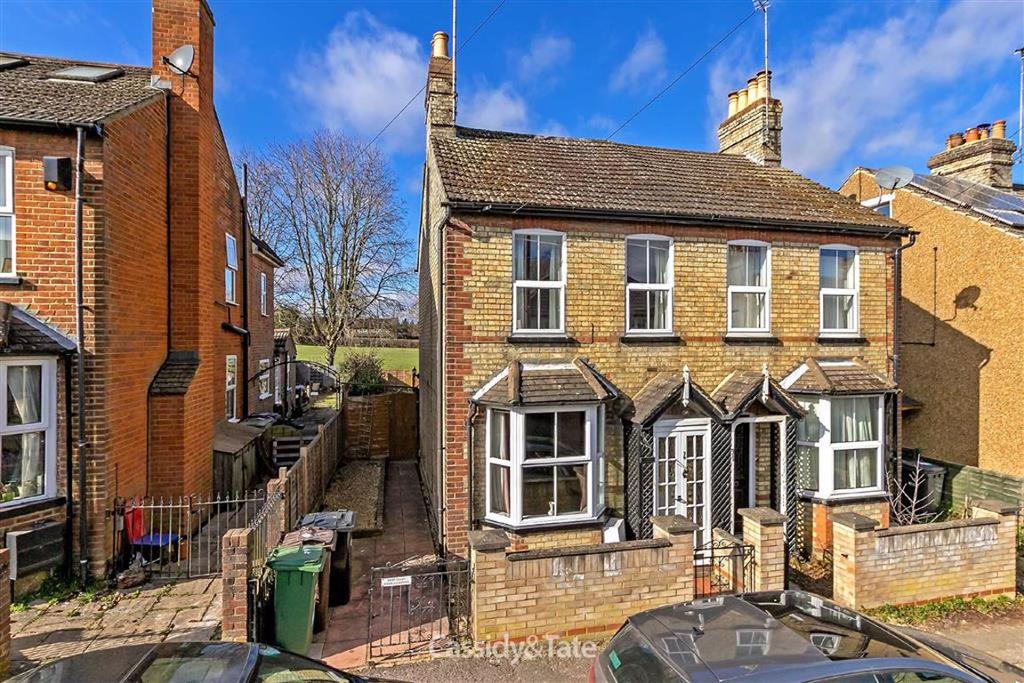 Necton Road, Wheathampstead... 3 bed semidetached house £500,000