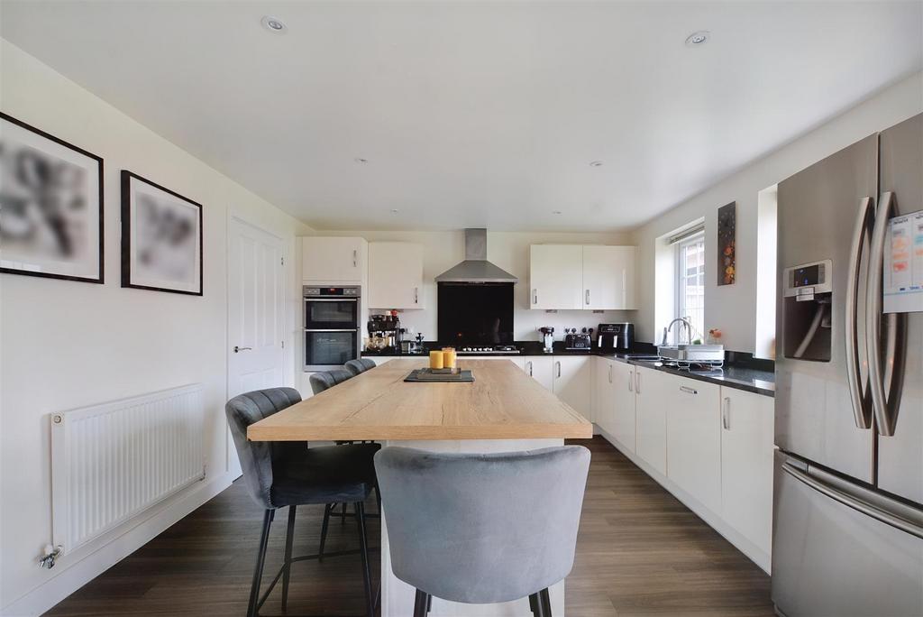 Living/Dining Kitchen