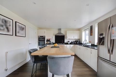 5 bedroom detached house for sale, Saxton Avenue, Woodhouse Park