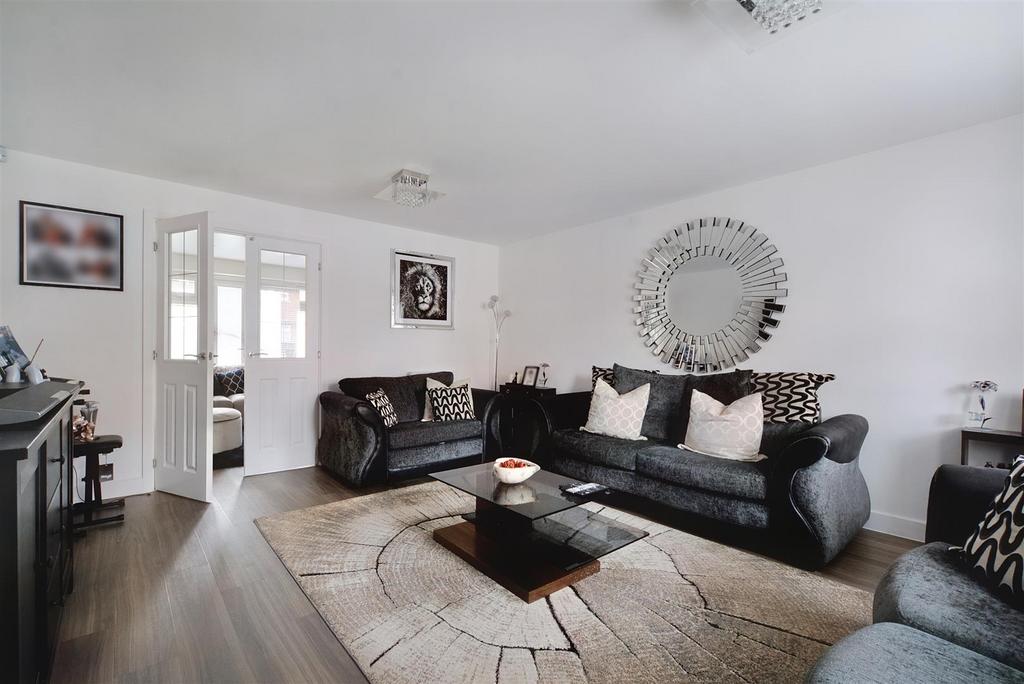 Lounge/Sitting Room