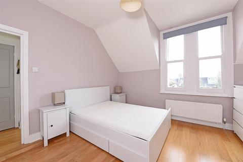 2 bedroom flat to rent, Schubert Road, Putney