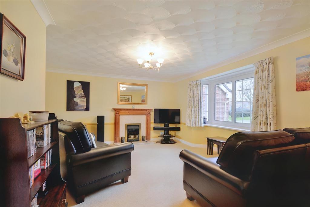 Lounge/Sitting Room