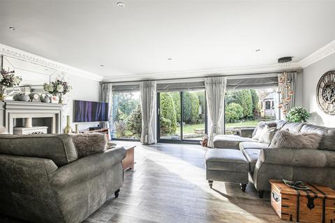 Causeway Farm Causeway Head Road, Sheffield, S17 3DW