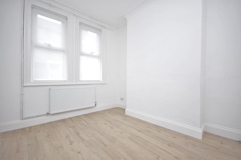 Moss Street, York 2 bed terraced house £1,000 pcm (£231 pw)