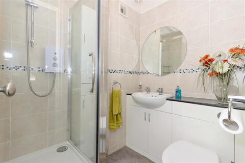 3, Cranleigh Court Byron Road, Worthing, BN11 3HR