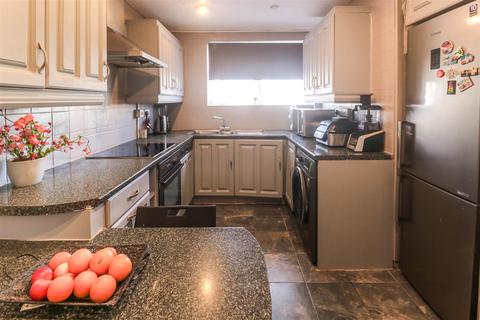 302 Milwards, Harlow, CM19 4SN