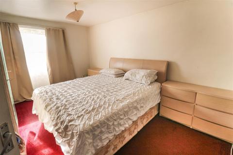 302 Milwards, Harlow, CM19 4SN