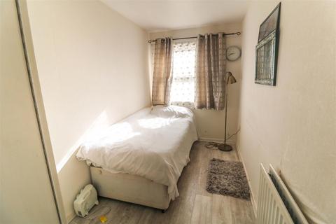 302 Milwards, Harlow, CM19 4SN