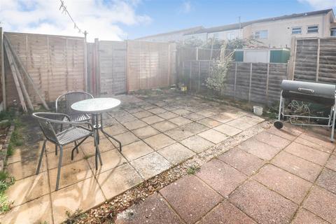 302 Milwards, Harlow, CM19 4SN