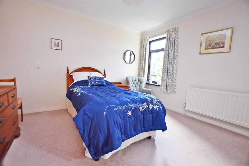 2nd Bedroom
