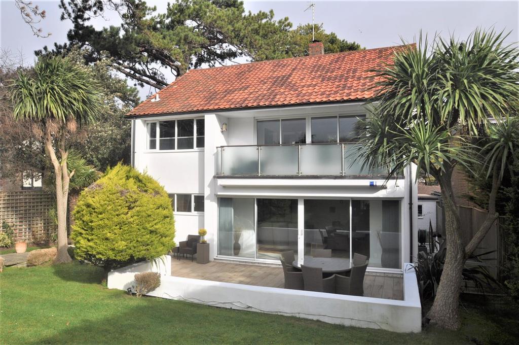 Compton Place Road, Eastbourne 3 bed detached house for sale £675,000