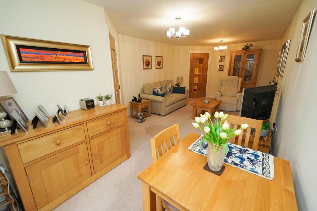 Leston Road, Leighton Buzzard 2 bed retirement property £350,000
