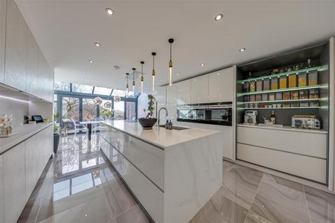 9 bedroom detached house for sale, Wentworth Avenue, Whitefield, Manchester - 7 Bed Main House plus 2 Bed Annexe -Total a huge 7,300sqft