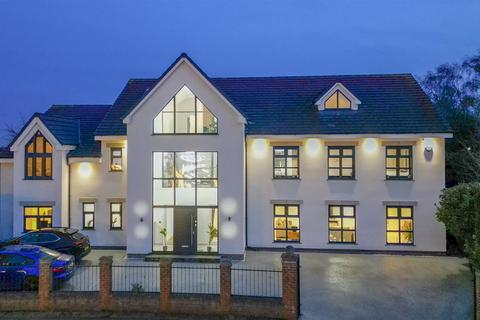 9 bedroom detached house for sale, Wentworth Avenue, Whitefield, Manchester - 7 Bed Main House plus 2 Bed Annexe -Total a huge 7,300sqft