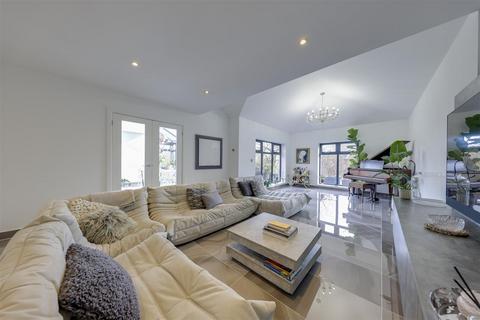9 bedroom detached house for sale, Wentworth Avenue, Whitefield, Manchester - 7 Bed Main House plus 2 Bed Annexe -Total a huge 7,300sqft