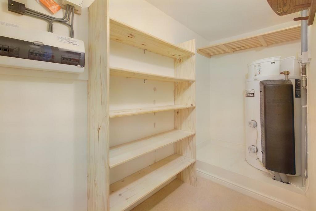 8526488-interior16 (Medium).jpg