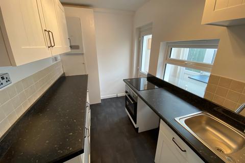 4 bedroom house to rent, Wrens Avenue, Ashford